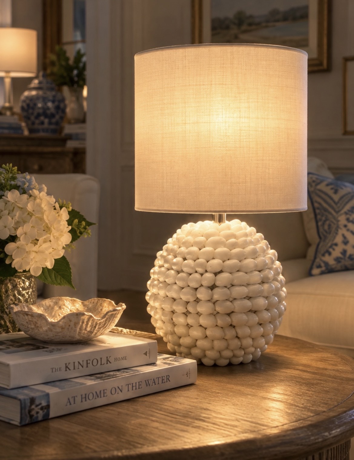 Rounded Seashell Accent Lamp
