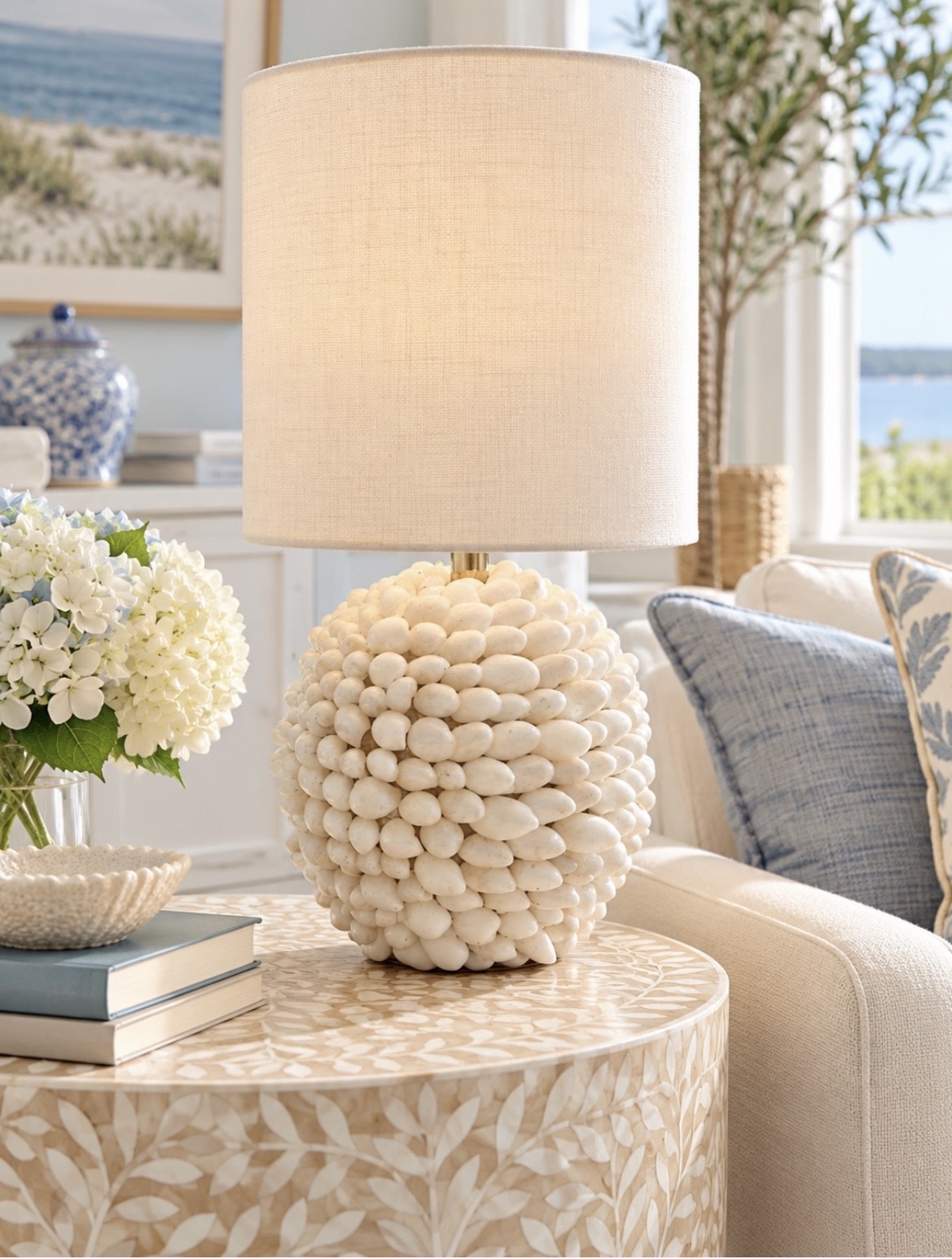 Rounded Seashell Accent Lamp