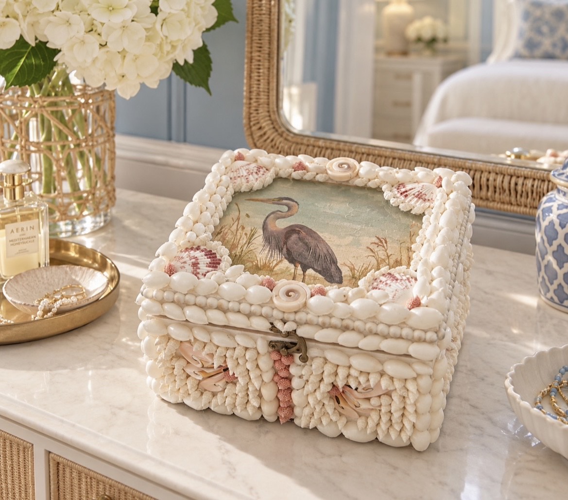 Seashell Heron Box